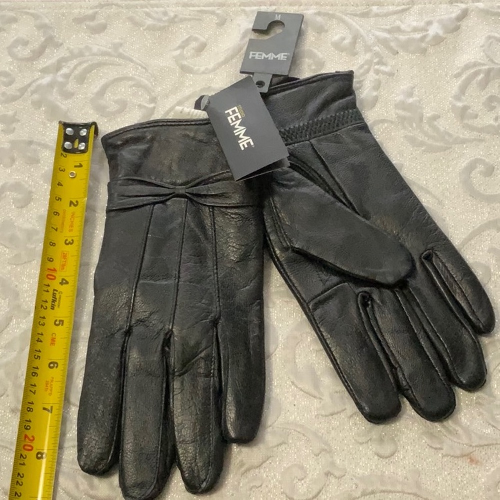 Women’s Leather Gloves NWT